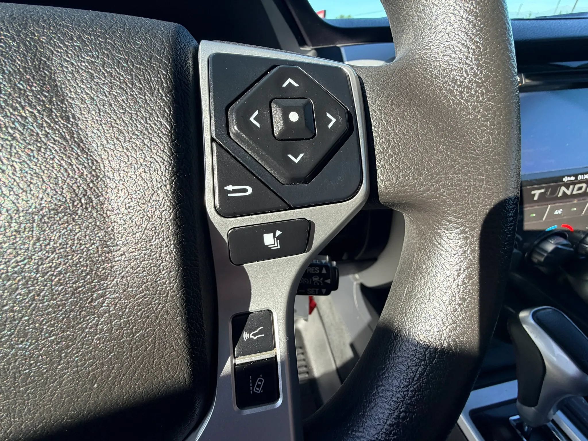 Used 2018 Toyota Tundra SR5 w/ TRD Sport Package AWD/4WD image 15