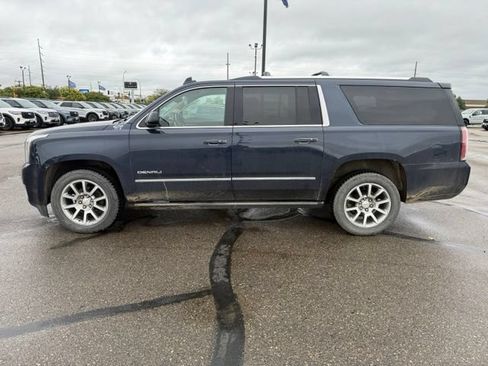 Used 2019 GMC Yukon XL Denali w/ Open Road Package AWD/4WD image 8