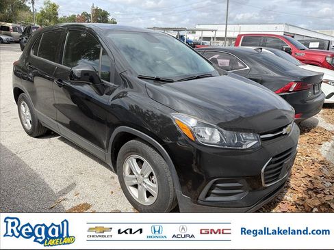 Used 2022 Chevrolet Trax LS w/ Tint and Cruise Package image 1