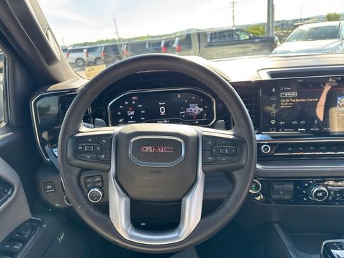 Used 2025 GMC Sierra 1500 SLT w/ SLT Premium Plus Package AWD/4WD image 20