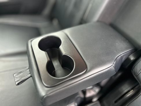 Used 2017 Toyota Highlander XLE image 8