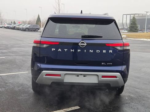 Used 2025 Nissan Pathfinder SL AWD/4WD image 13