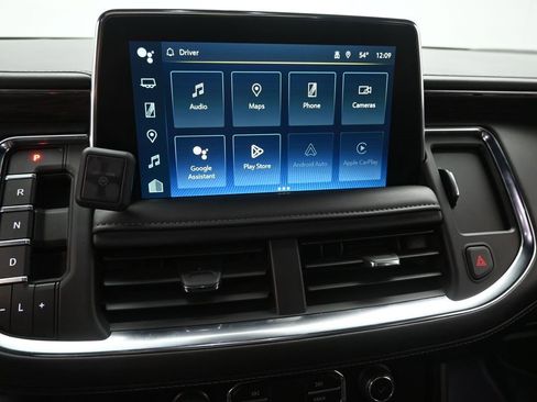 Used 2024 Chevrolet Suburban Z71 w/ Luxury Package image 28