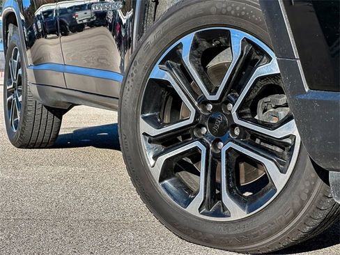 Used 2023 Jeep Compass Limited w/ Mopar Graphics Package image 2