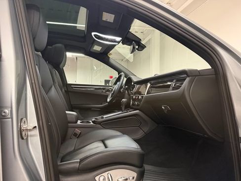 Certified 2026 Porsche Macan AWD/4WD image 24