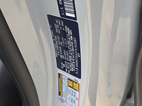 New 2026 Kia Carnival EX FWD image 35