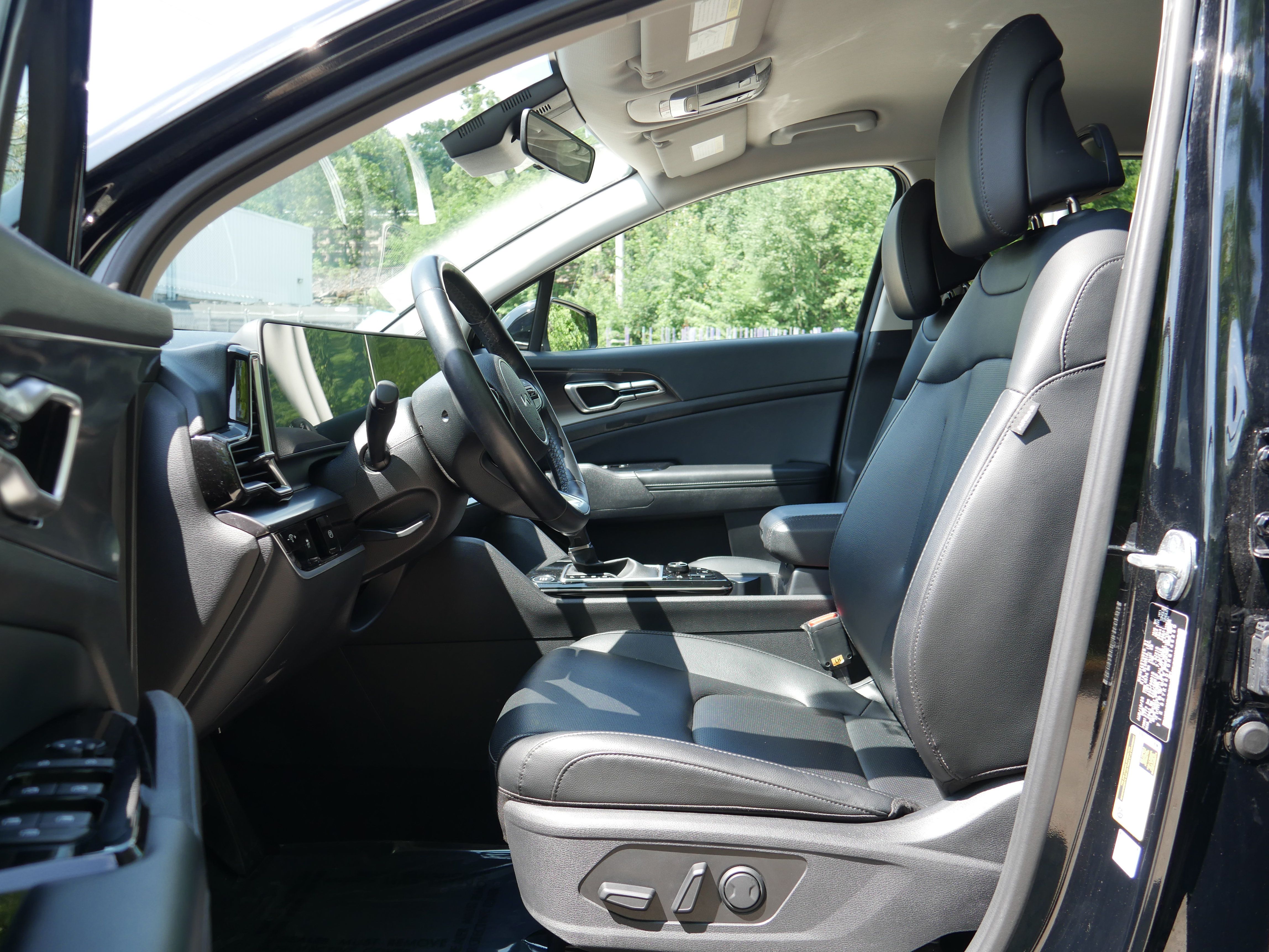 Certified 2024 Kia Sportage EX FWD image 12