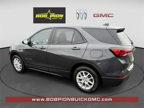 Certified 2022 Chevrolet Equinox LS w/ LS Convenience Package image 8