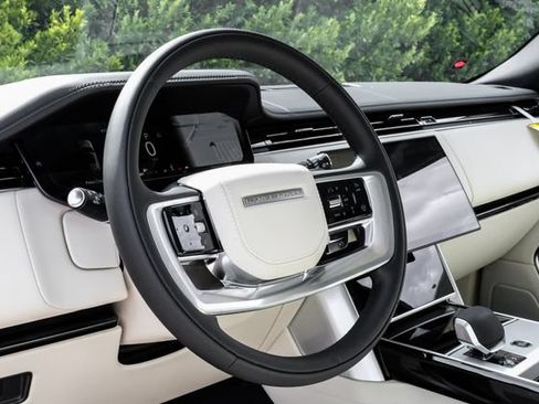 New 2026 Land Rover Range Rover Long Wheelbase SE AWD/4WD image 21