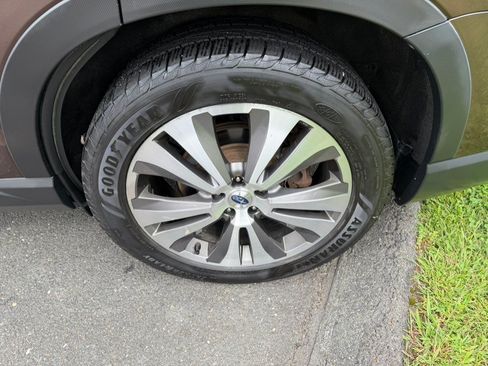 Used 2019 Subaru Ascent Limited AWD/4WD image 12