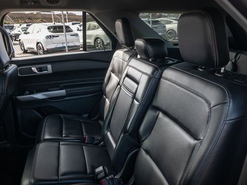 Used 2022 Ford Explorer XLT w/ Equipment Group 202A image 48