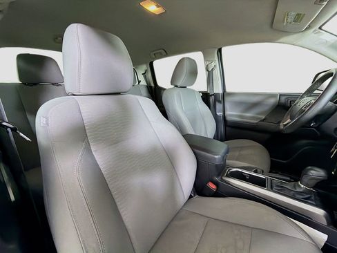 Used 2017 Toyota Tacoma SR5 image 27