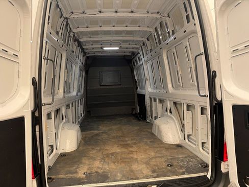 Used 2020 Mercedes-Benz Sprinter 2500 image 23