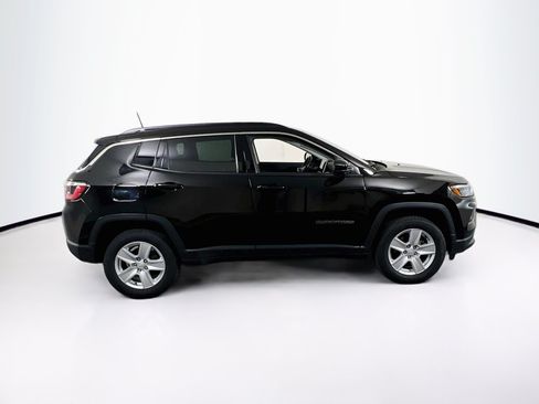 Used 2022 Jeep Compass Latitude w/ Convenience Group AWD/4WD image 4