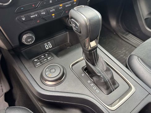 Used 2021 Ford Ranger Lariat w/ Tremor Off-Road Package image 26