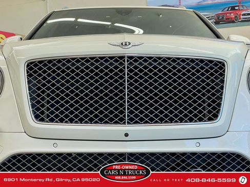 Used 2018 Bentley Bentayga AWD/4WD image 53