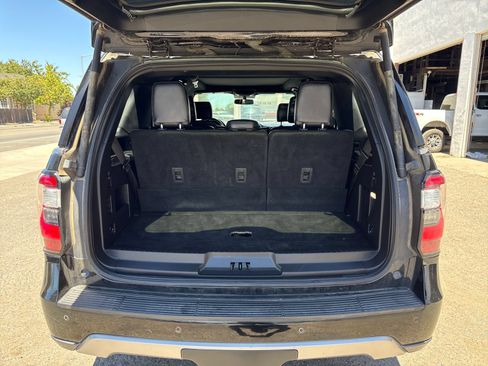 Used 2018 Ford Expedition Limited AWD/4WD image 23