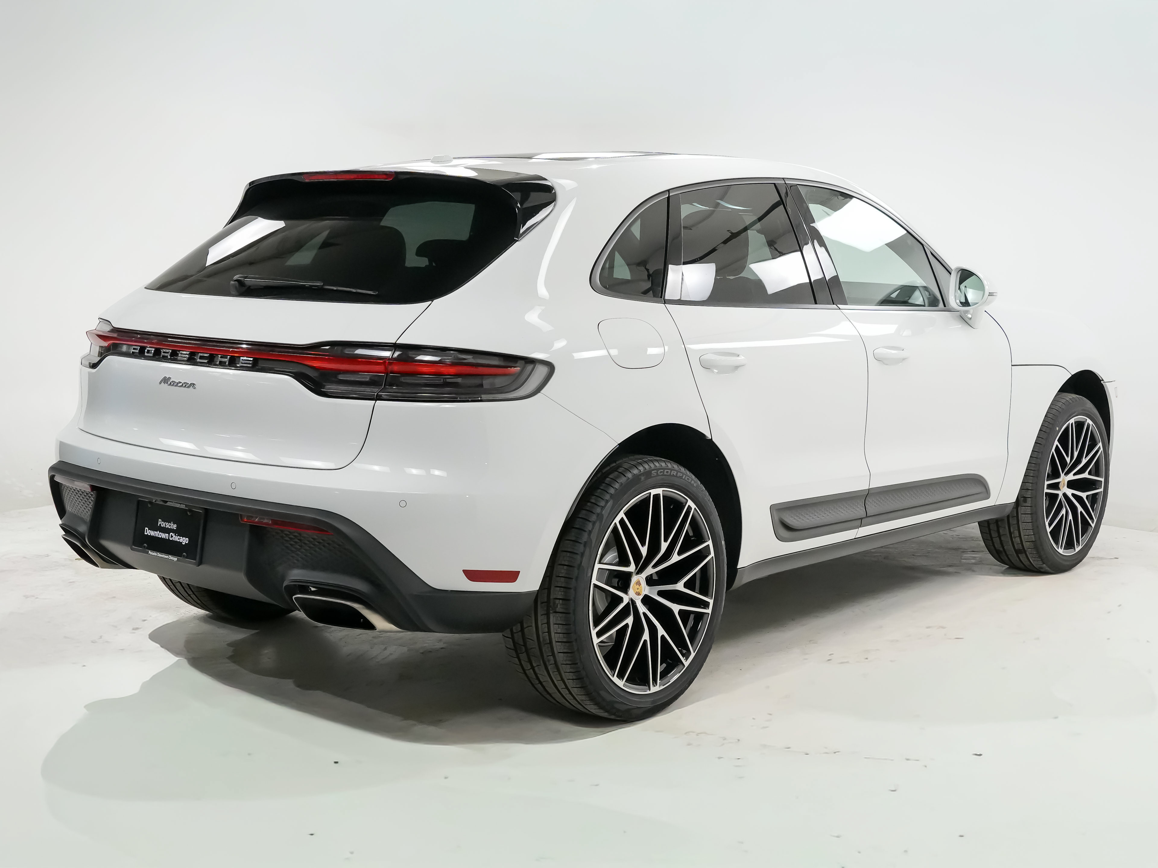 Certified 2026 Porsche Macan AWD/4WD image 10
