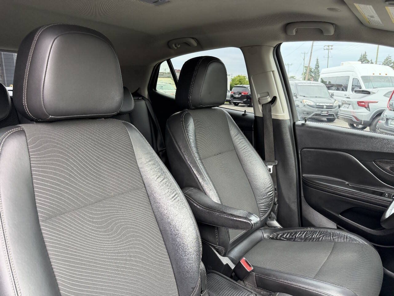 Used 2014 Buick Encore FWD image 9