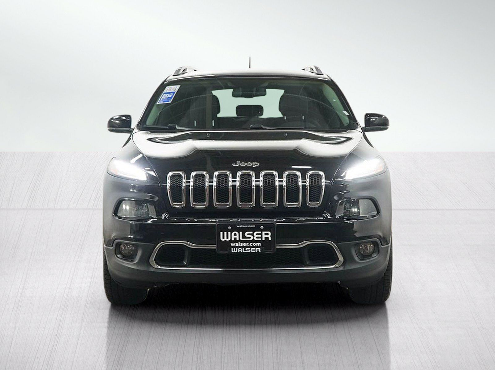 Used 2018 Jeep Cherokee Limited AWD/4WD image 8