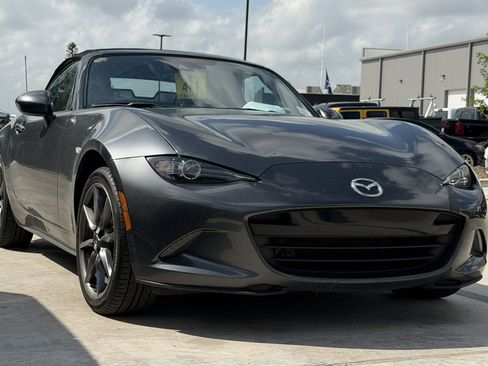 Used 2022 MAZDA MX-5 Miata Grand Touring RWD image 2