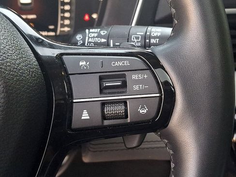 Used 2025 Honda Pilot Elite image 24
