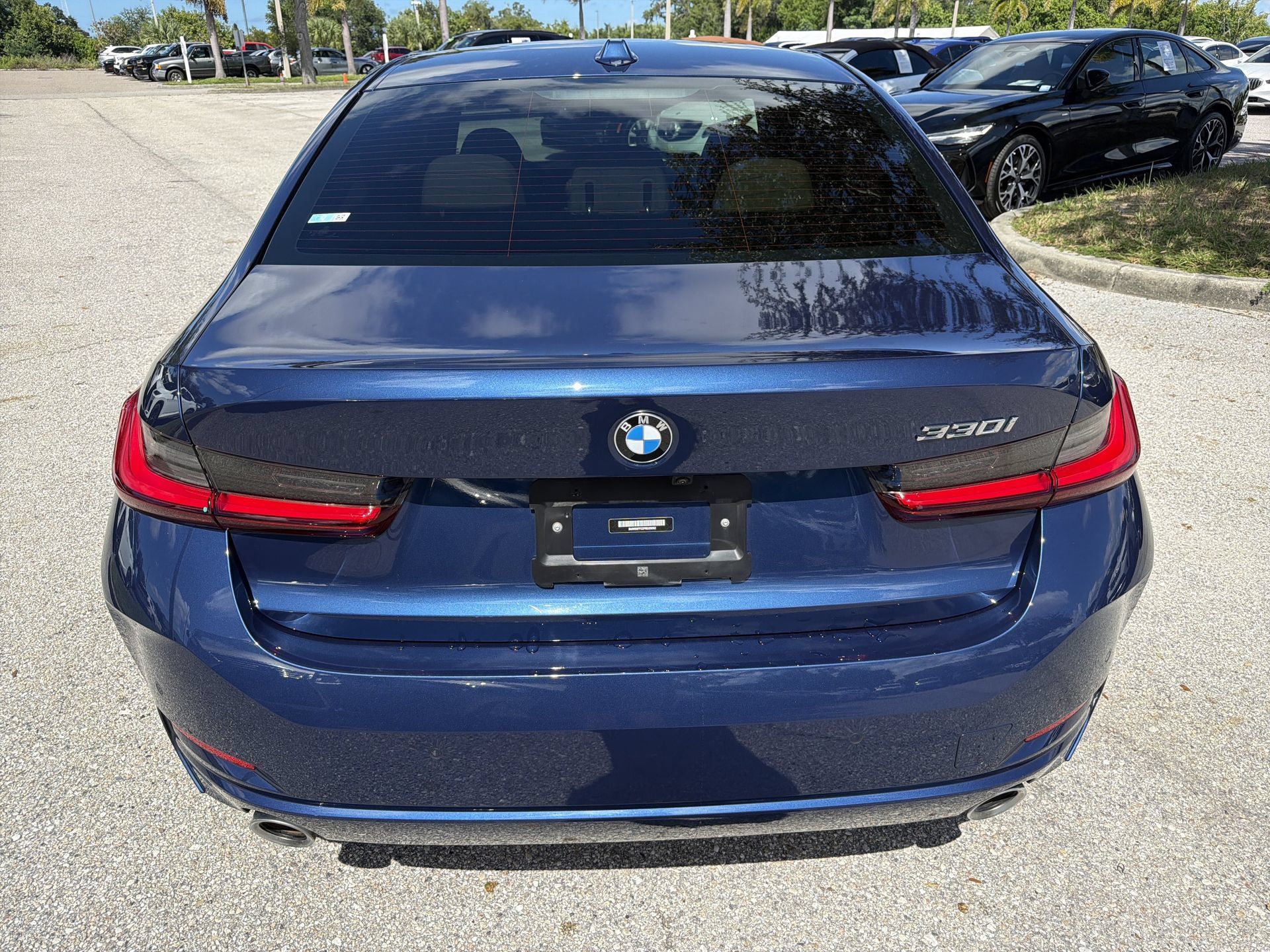 Used 2023 BMW 330i Sedan w/ Premium Package RWD image 6