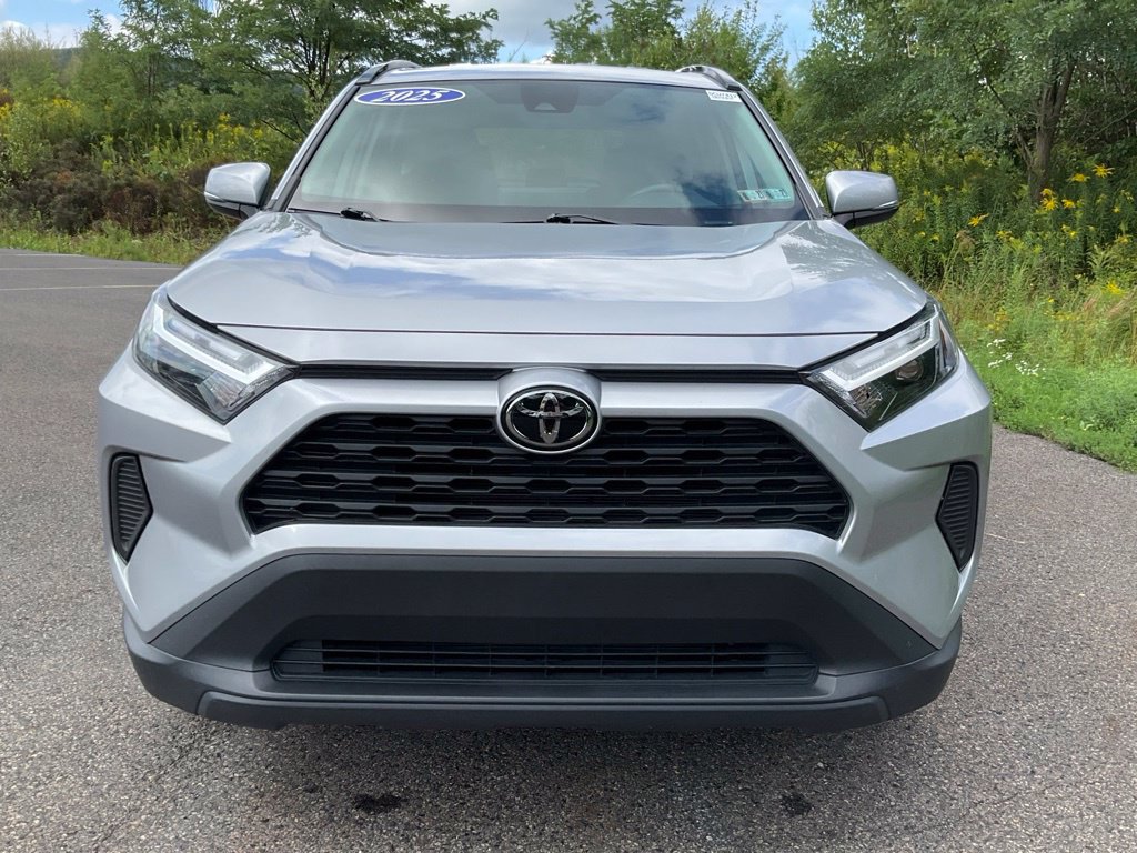 Used 2025 Toyota RAV4 XLE AWD/4WD image 26