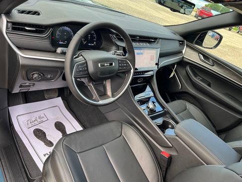 New 2026 Jeep Grand Cherokee Limited AWD/4WD image 27