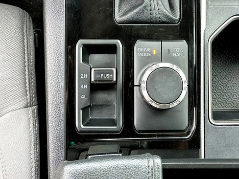 Used 2022 Toyota Tundra SR5 AWD/4WD image 12