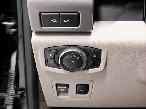 Certified 2019 Ford F150 Limited image 30