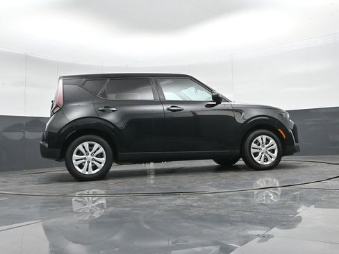 Used 2023 Kia Soul LX image 35
