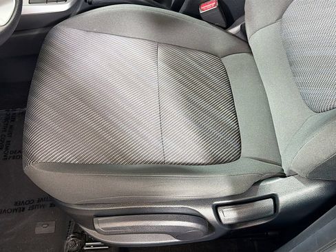 Used 2024 Kia Seltos LX AWD/4WD image 19