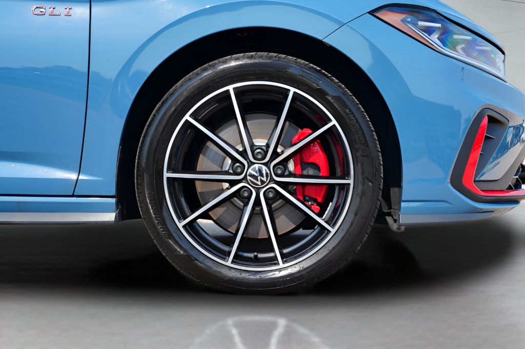 Used 2025 Volkswagen Jetta GLI Autobahn FWD image 9
