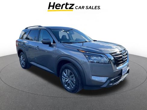 Used 2025 Nissan Pathfinder SV image 1