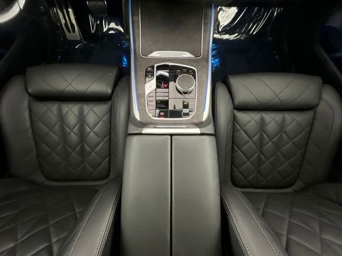 Used 2024 BMW X7 xDrive40i w/ M Sport Package AWD/4WD image 14