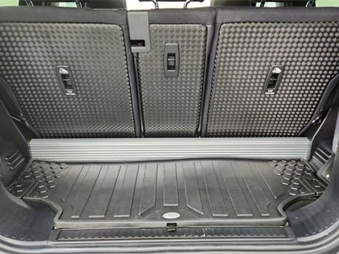 Used 2022 Land Rover Defender 90 X image 15