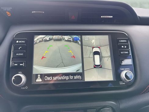Used 2024 Nissan Kicks SR w/ SR Premium Package image 18