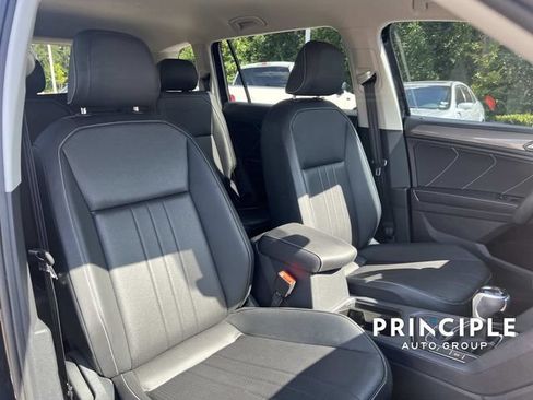 Used 2023 Volkswagen Tiguan SE FWD image 32
