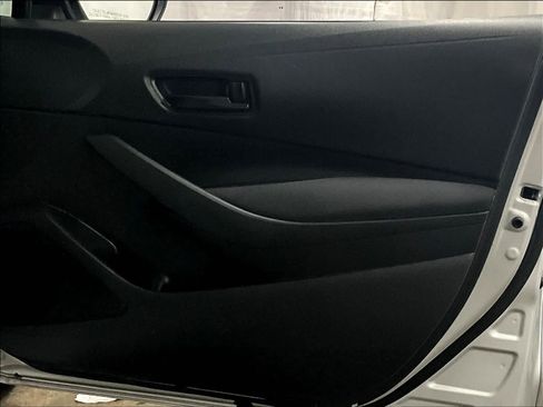 Used 2023 Toyota Corolla LE image 12