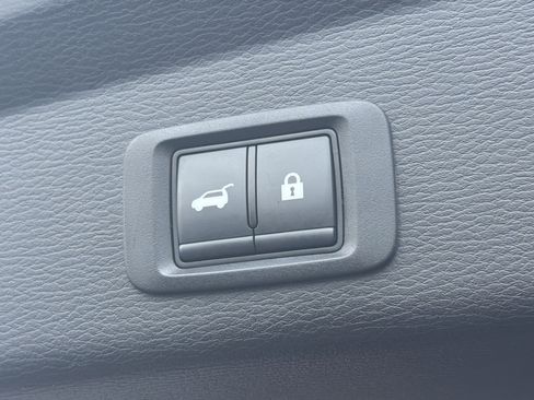 Used 2023 Mitsubishi Outlander SE image 19