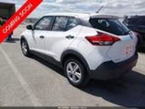 Used 2020 Nissan Kicks S FWD image 3