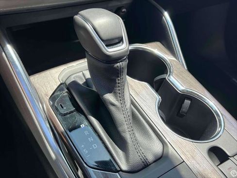 Certified 2022 Toyota Highlander Platinum image 31