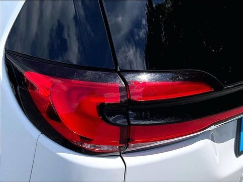 Used 2021 Chrysler Pacifica Touring-L w/ S Appearance Package FWD image 32