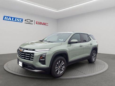 New 2026 Chevrolet Equinox LT image 2