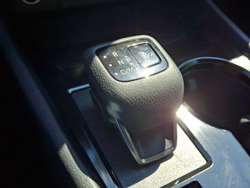 Used 2023 Nissan Rogue SV AWD/4WD image 17