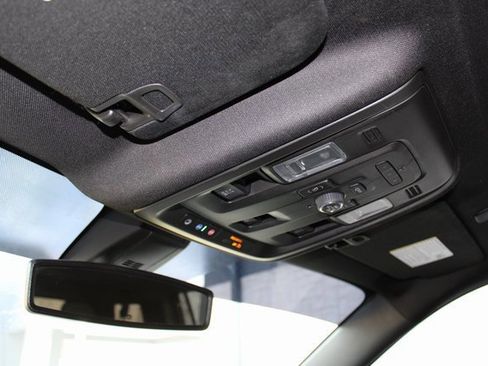 Used 2021 GMC Yukon XL Denali image 31