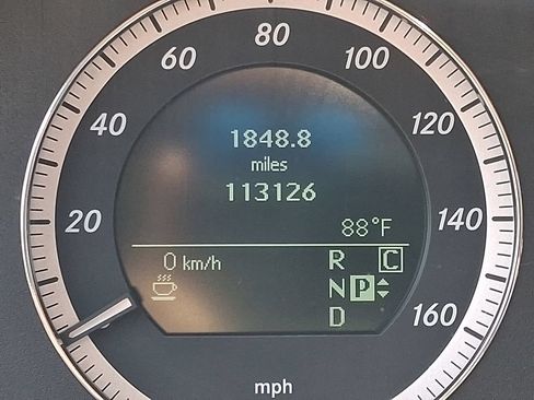 Used 2010 Mercedes-Benz E 350 4MATIC Sedan image 19