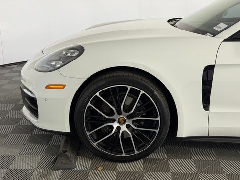 Used 2021 Porsche Panamera image 11