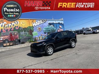 Used 2021 Toyota RAV4 LE AWD/4WD video 1